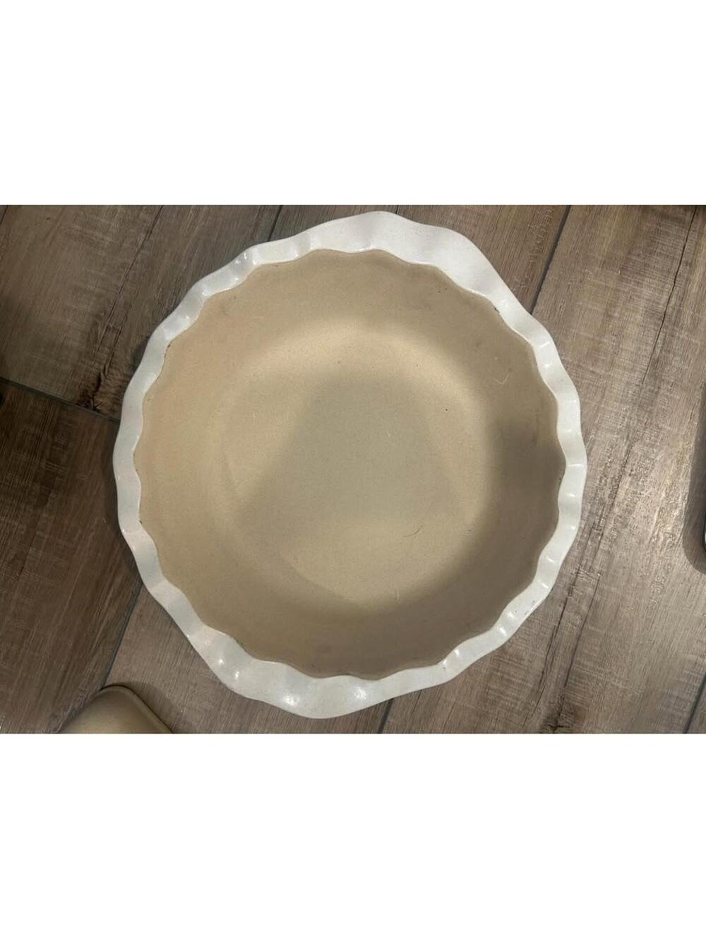 The Pampered Chef Family Heritage Collection Stoneware Pie Plate